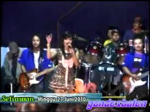 ILAT TANPO BALUNG ~ DIAN MARSHANDA,LIVE MEGALUH