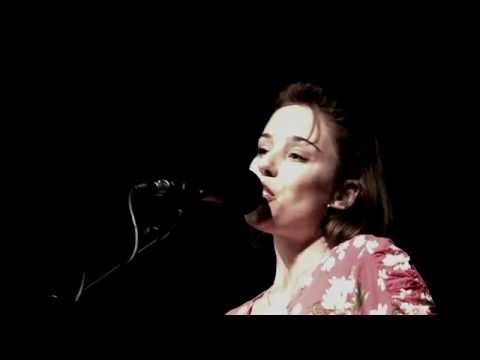 Hommage à Barbara - Angelina Wismes - Reprend "Ce matin là"