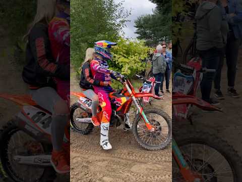Jeffrey Herlings taking his Mrs to the start on his KTM 450 SX-F at Lommel 2024 #ktm450 #mxgp #mx