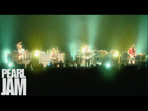 Daughter + It’s OK - Touring Band 2000 - Pearl Jam
