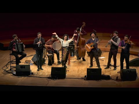 Makedonsko Devojče - Barcelona Gipsy balKan Orchestra ( Live in Skopje )