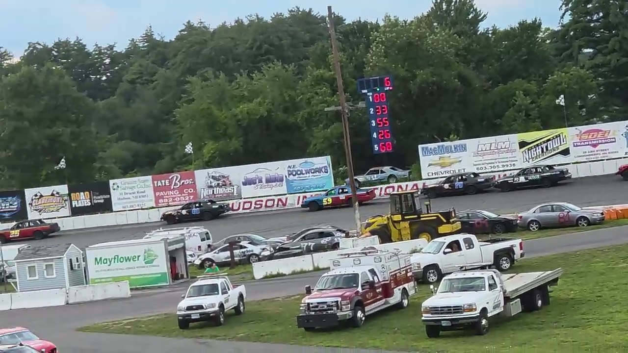 Hudson Speedway - Crown Vics Feature 8-16-26