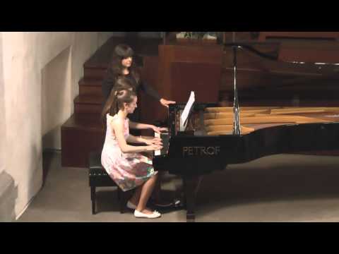 Š. Hnízdová a A. Horáková hrají: A. Chačaturjan - Valse