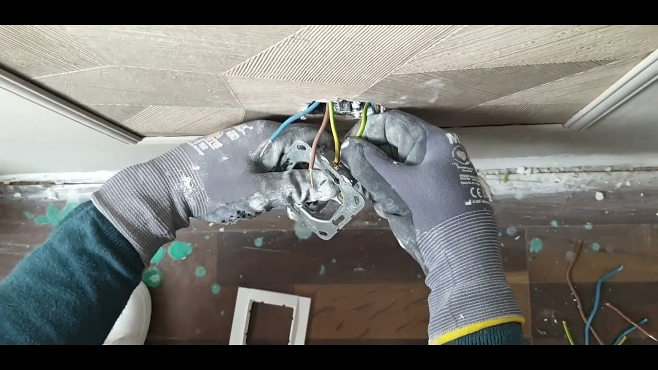 wandcontactdoos en stopcontact met licht schakelaar aansluiten