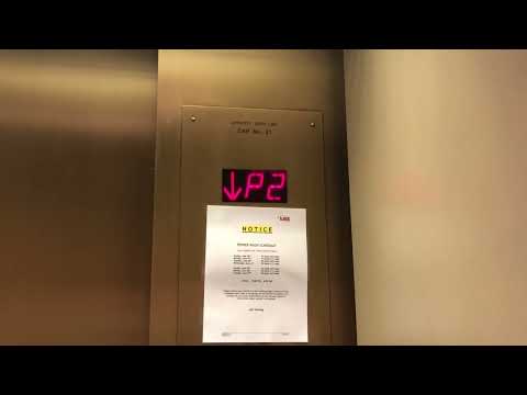 Westinghouse/Schindler? concourse & garage elevator - 1 Illinois Center - New Eastside, Chicago, IL