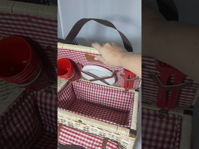 Vídeo relacionado con Tachan - Set picnic vichy en cesta de mimbre (CPA Toy Group 20517) , color/modelo surtido