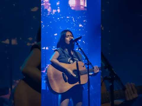 231010 NIKI - la la lost you @ NICOLE WORLD TOUR in amsterdam [4K FANCAM]