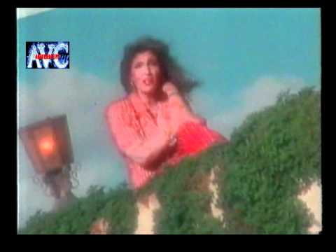 جاي في ايه - نادية مصطفى