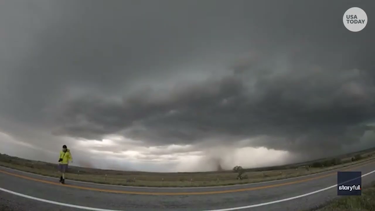 Timelapse shows dark storm clouds roll over Vinson as severe storms hit Oklahoma