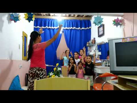 Crianças louvando ao Senhor. Igreja oração da madrugada Vertentes Pe.