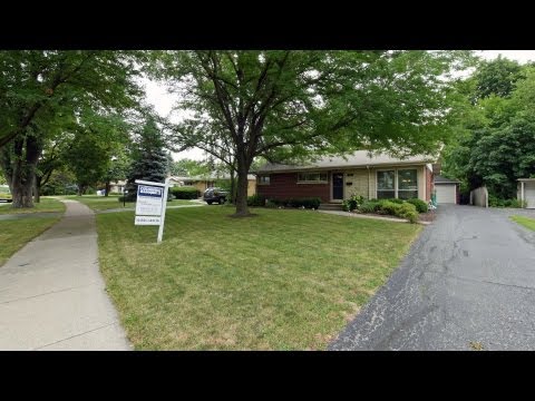 A move-in condition Elmhurst ranch across from East End Park