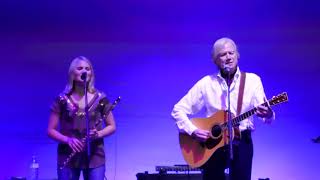 Justin Hayward 2019-02-12 On The Blue Cruise &quot;Who Are You Now?&quot;