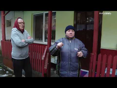 Locatarii din Aninoasa nu vor să plece: ”Cum să părăsim colibuța noastră?”