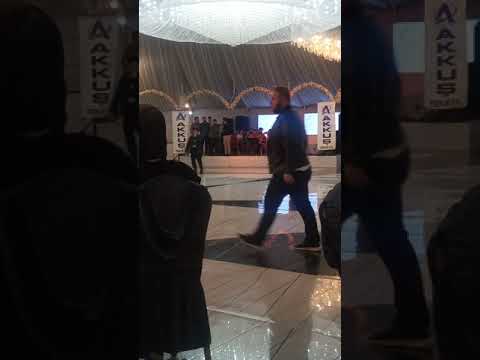 SerhatCan BeLa Sene 2022 (Sen Herşeyi Mahvettin)Yeni Klip HD AKKUŞ TEKSTİL KONSERİ