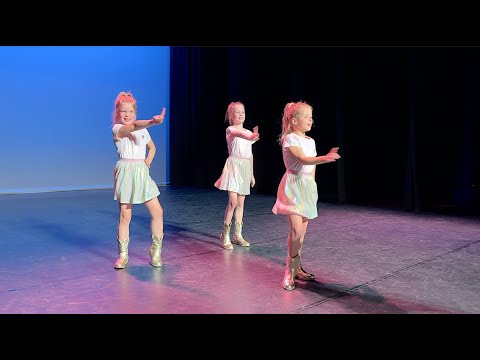 Oefen hier het dansje va " Welkom Bij De Show van Lucilla | Bellinga Short #969