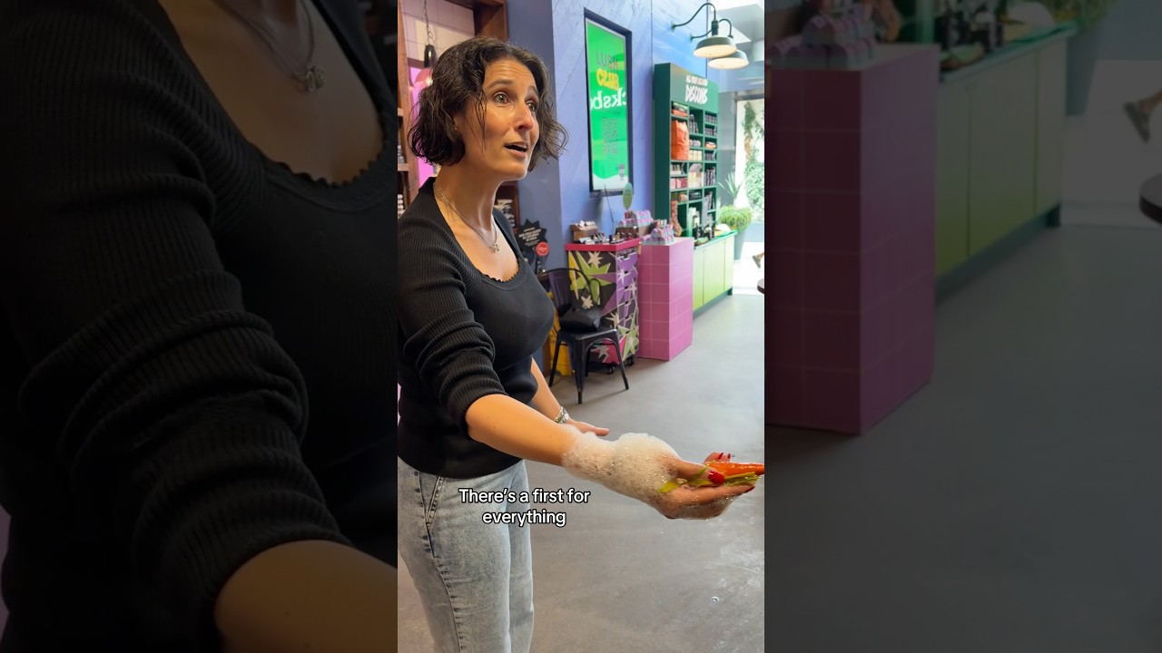 When the bubble bar has something important to say 🥕🛁 #lush #lushstore #bubblebar