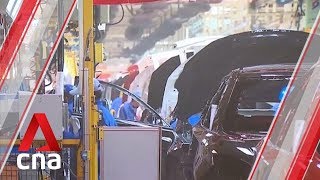 Download lagu Indonesia berencana melakukan perombakan untuk mendorong sektor mobil listrik. mp3