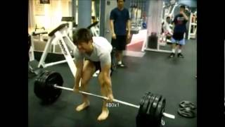 Re: [心得] 臥推卡關，你也許是練太多了