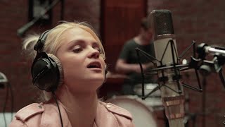 Margaret performs an acoustic version of &quot;Cool Me Down&quot;