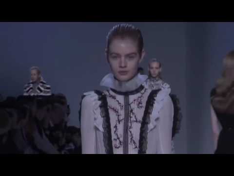 Giambattista Fall Winter 2016/2017 Paris Fashion Week