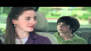 Сексуалды киімдегі үлкен кеуделері бар сексуалды азиялық әйел Анита Цой жалаңаш және сексуалды