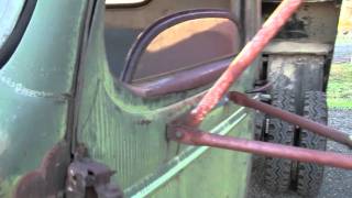 preview picture of video 'Chevy Truck 1946 235 Low Pressure Engine Hoist Up'