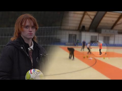 Maartje is misbruikt door haar handbaltrainer (73): "Elke dag bang dat ik hem tegenkom"