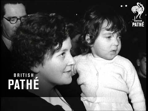 Lighting Up For Christmas (1957)