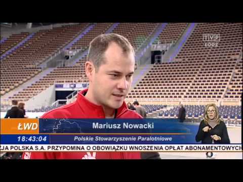 Paralotniarze w Atlas Arenie