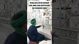 Download lagu ZIARAH MAKAM WALI ❗ KITA ZIARAH KETEMPAT WALI BERARTI MEREKA NGUNDANG KITA. #shorts mp3