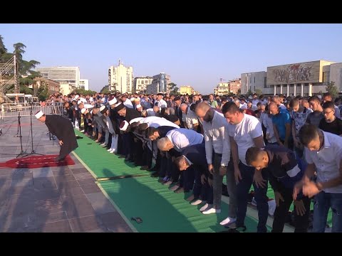 Report TV -Më 24 prill fillon muaji i Ramazanit, falja dhe iftaret do kryhen në shtëpi