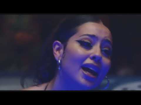 euphoria season 02x04 | Cassie vomits /throws up in the hot tub