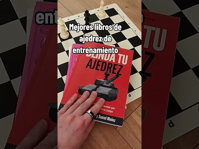 Vídeo relacionado con Cuadernos de entrenamiento en ajedrez: 3. Combinaciones espectaculares