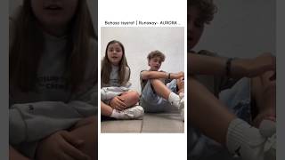 Download lagu Bahasa isyarat | Runaway- AURORA ... #runway #viral #shortsfeed #singer #shorts mp3