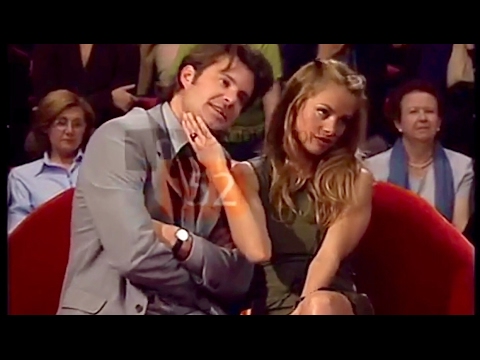 Paulina Rubio contesta a Reportero - "¡Hay Mejores Periodistas que tú, Mejores Conductores!"