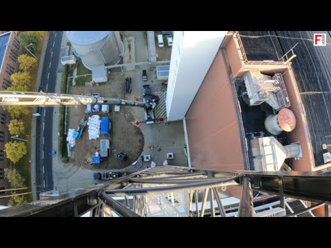 Turmmontage für einen Turmdrehkran