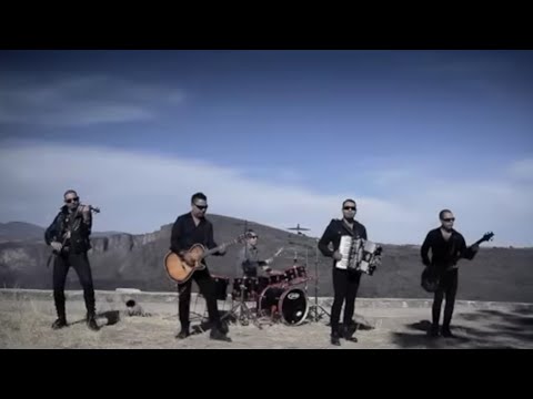 Los Inquietos Del Norte - Con Ganas de Vivir (Video Oficial)