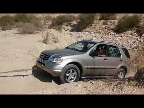 isuzu trooper pulling mercedes ML