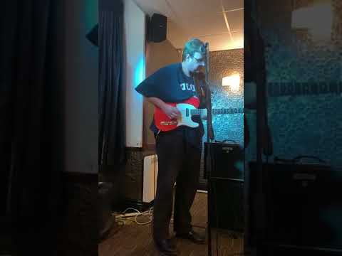 James Oliver  live blues in Bb boss Katana amplifier