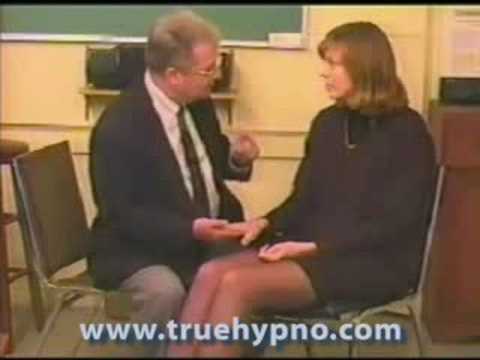 Hypnotherapist demonstrates his Incredible Hypnotic powers