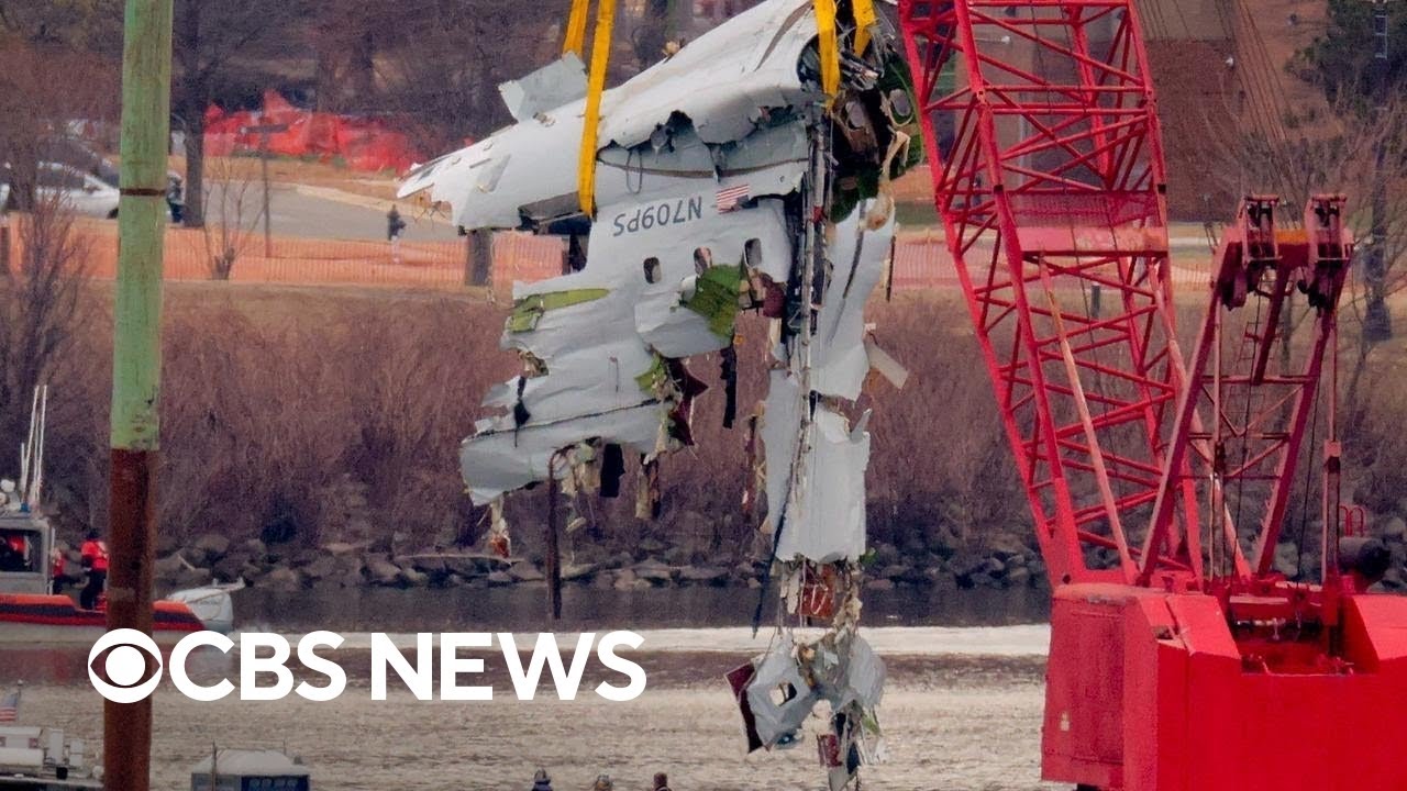 D.C. crews continue recovering wreckage from deadly midair crash