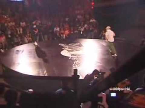 Lilou Vs. Muxibinha - Red Bull BC One 2006