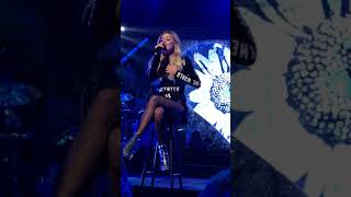 Kelsea Ballerini- In Between