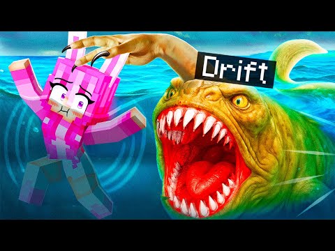 Playing As The HAND SEA MONSTER To Troll My Friends in Minecraft…