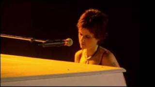 The Cranberries - Dying in the Sun (Live in Paris 1999)