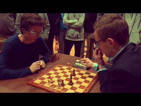 študenti SŠ 3.1.  IM Jerguš Pecháč -  FM Teodor Holtman 1:0