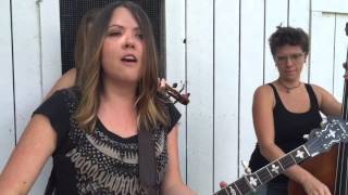 Della Mae - Love is a Rose