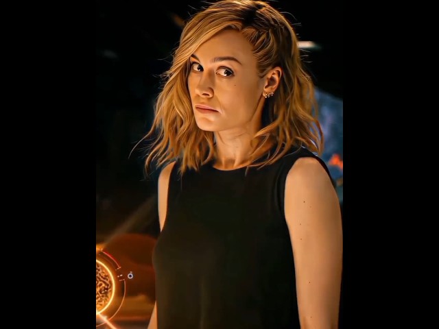 Vídeo relacionado con Marvel Captain Marvel Powerful Glow Eyes Poster Sudadera