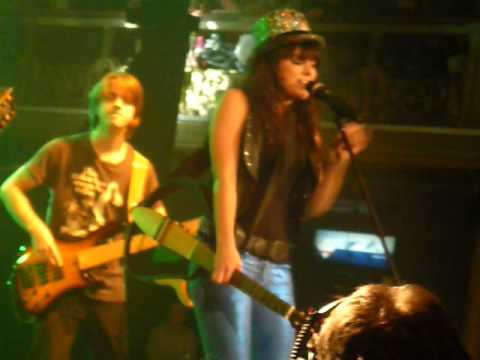 Ewa Farna TOUR 2009 Praha Lucerna - Půlměsíc