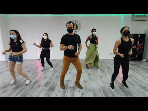 Caliente Dance Studio Singapore Bachata shines: Solo Son Miradads - DJ Tronky, Jiory, Nic La Melodia